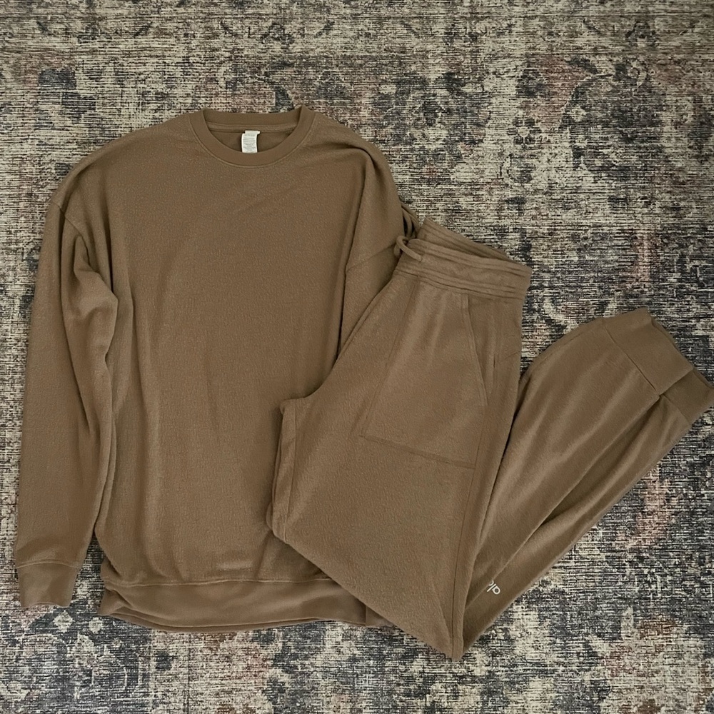 ALO Yoga Soho SET Pullover and Sweatpants
